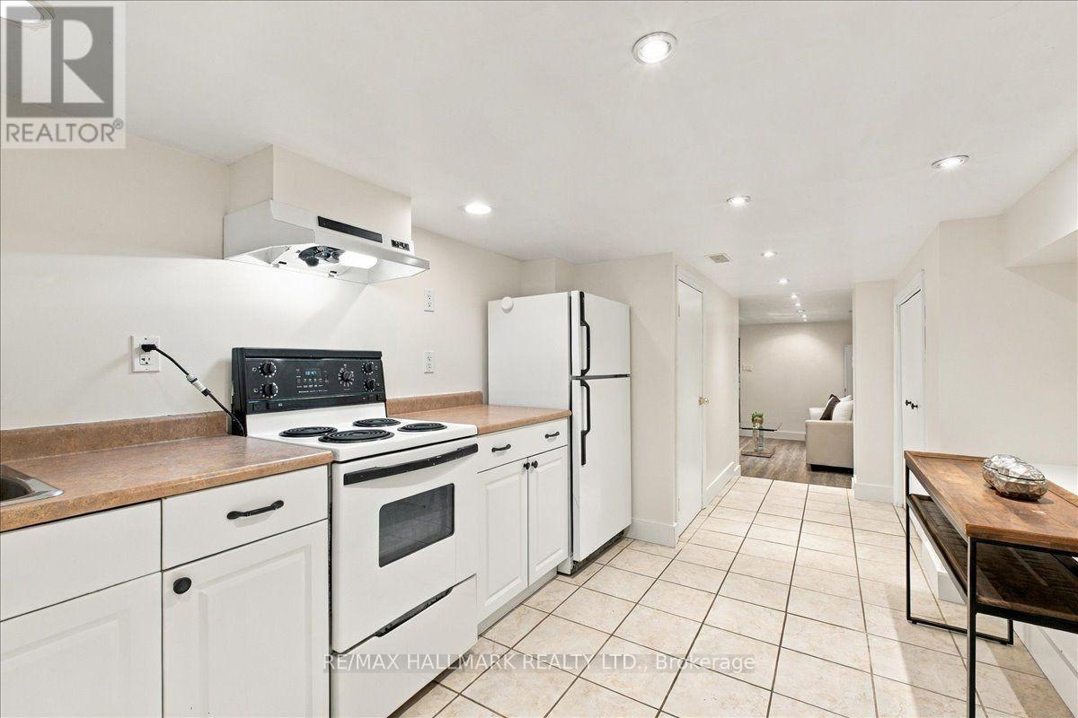 44 Baltic Avenue, Toronto, ON photo 24