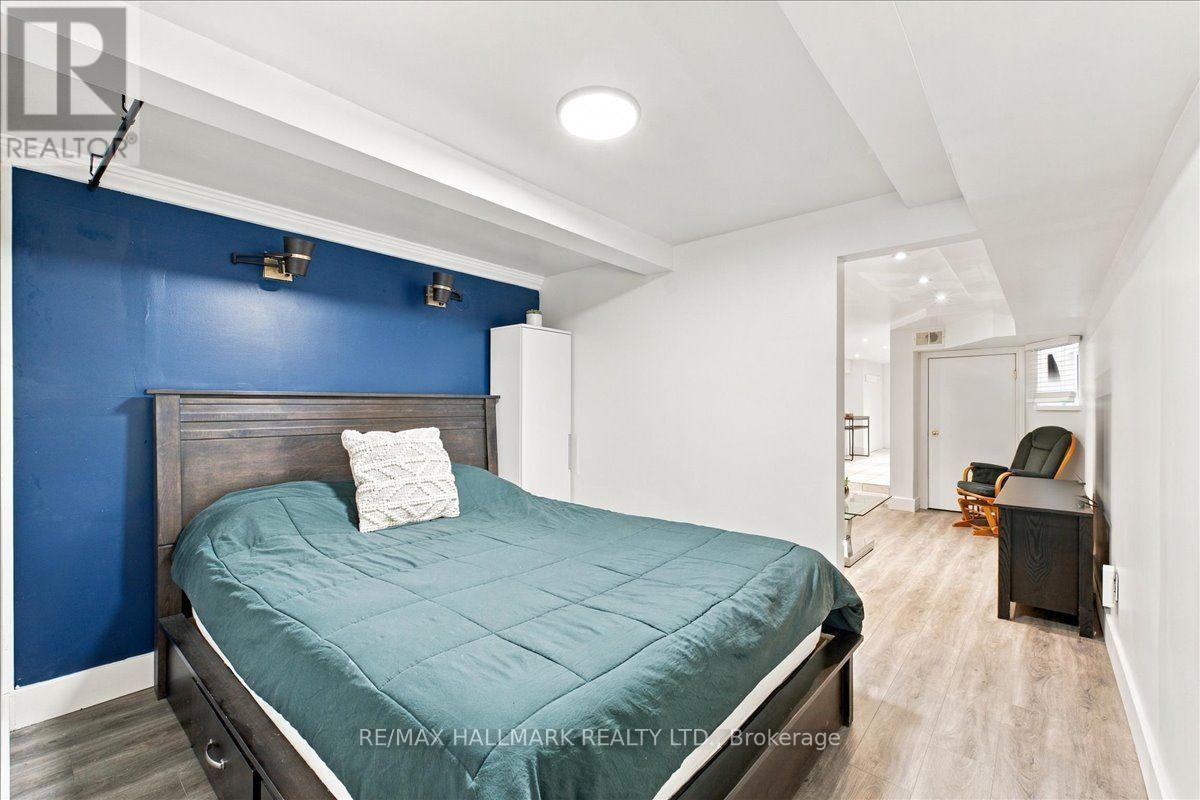 44 Baltic Avenue, Toronto, ON photo 28