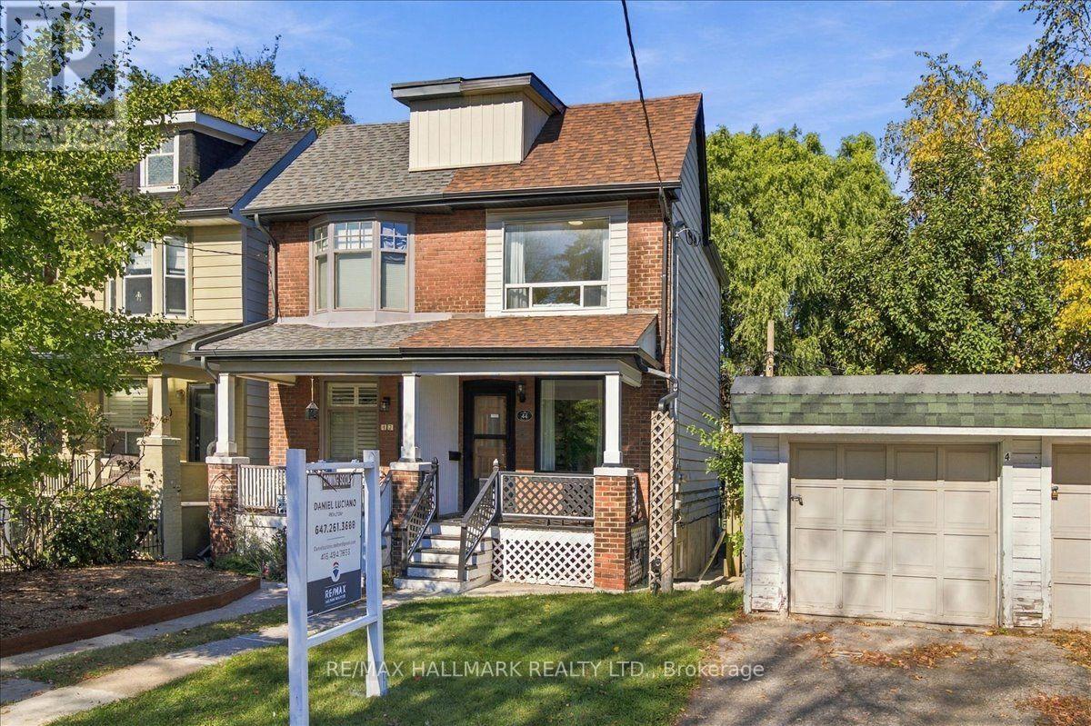 44 Baltic Avenue, Toronto, ON photo 3