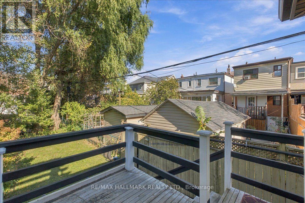 44 Baltic Avenue, Toronto, ON photo 31