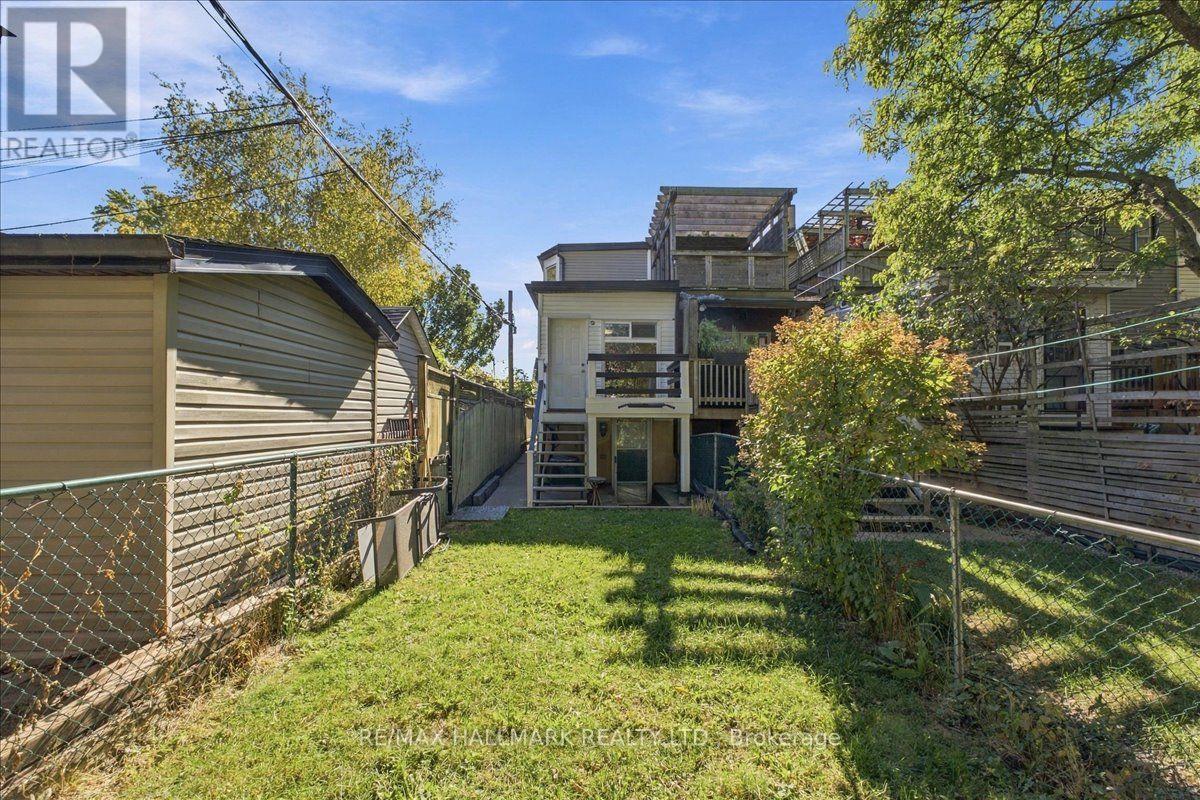 44 Baltic Avenue, Toronto, ON photo 34