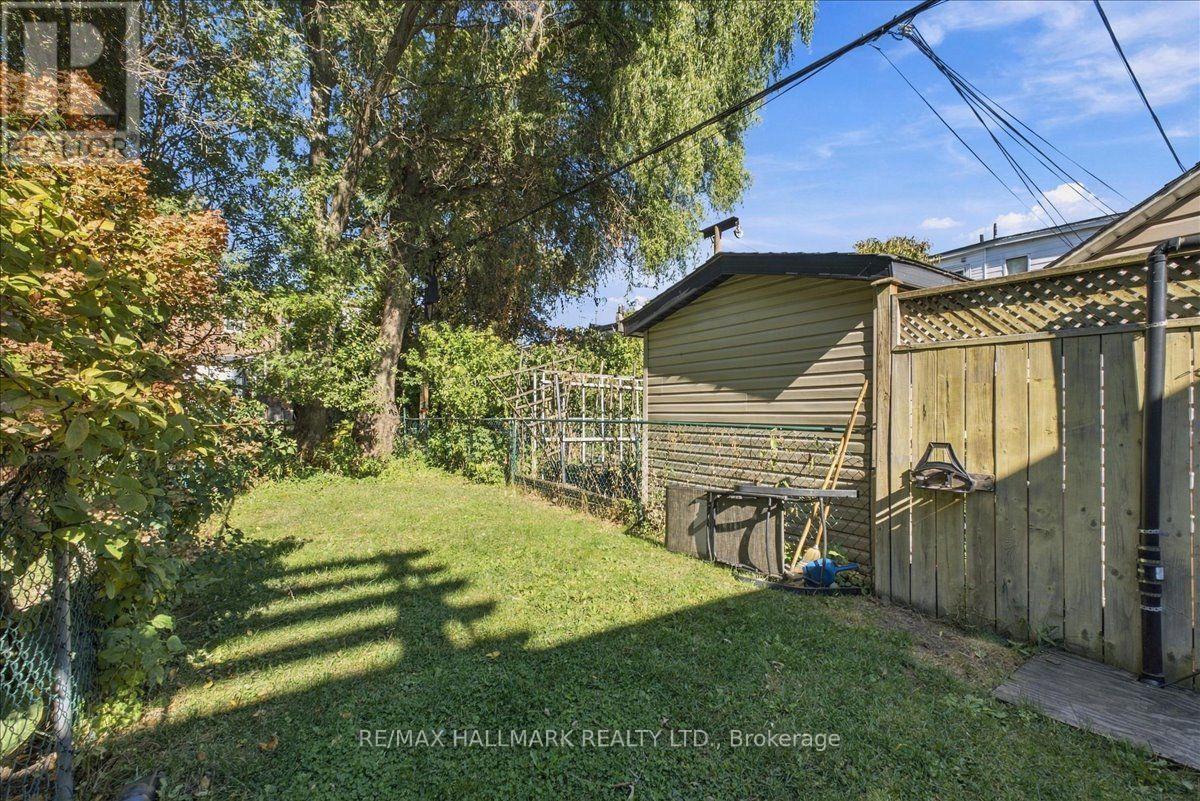 44 Baltic Avenue, Toronto, ON photo 35
