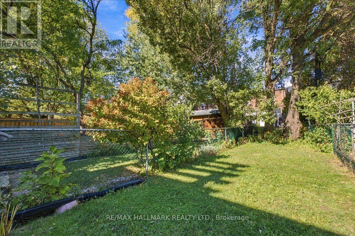 44 Baltic Avenue, Toronto, ON photo 36