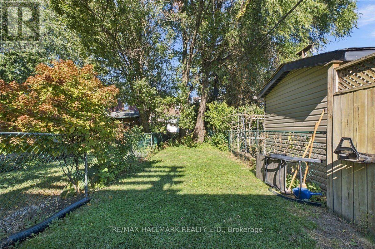 44 Baltic Avenue, Toronto, ON photo 37