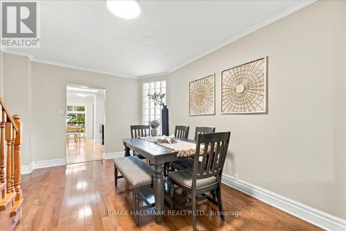 44 Baltic Avenue, Toronto, ON photo 9