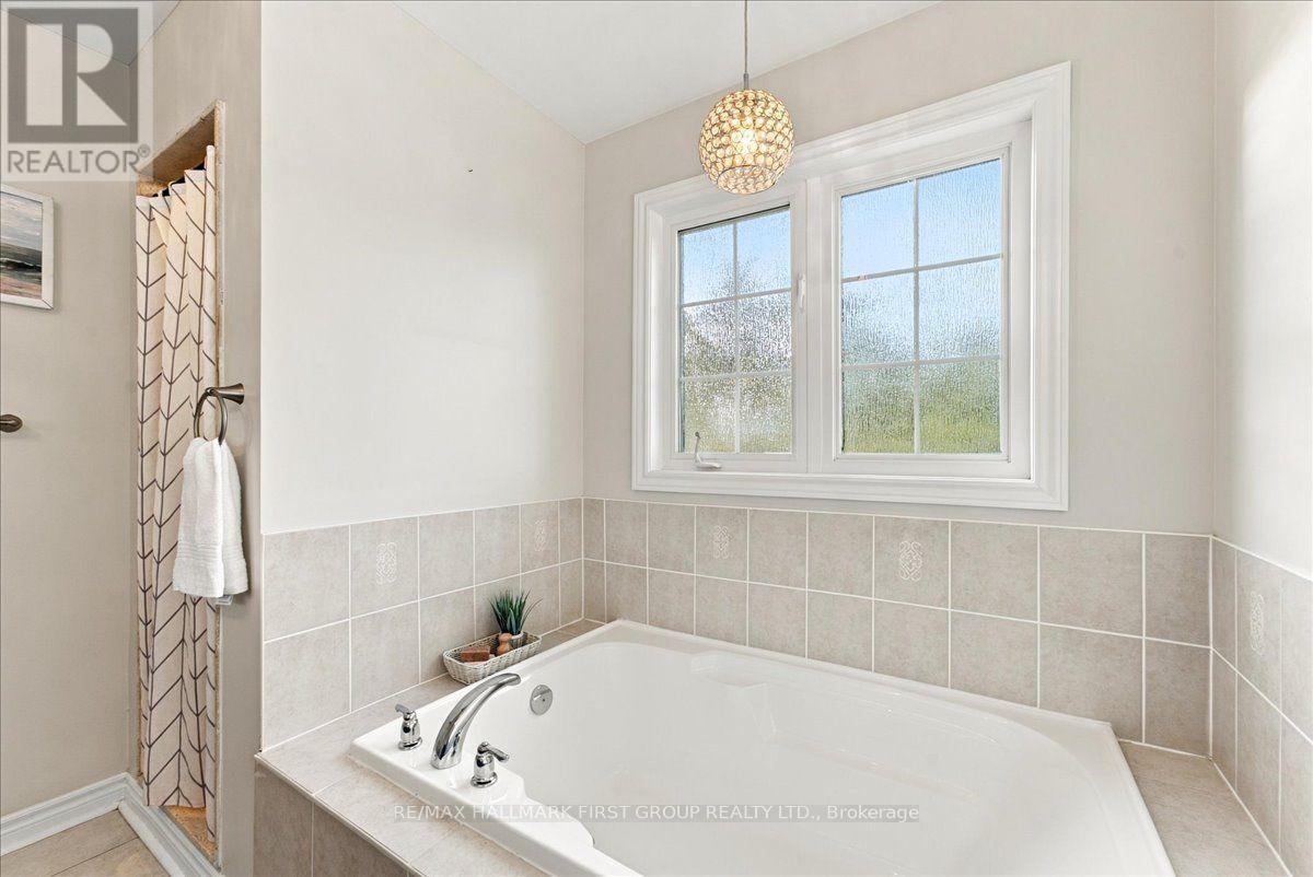 38 Gallimere Court, Whitby, ON photo 21