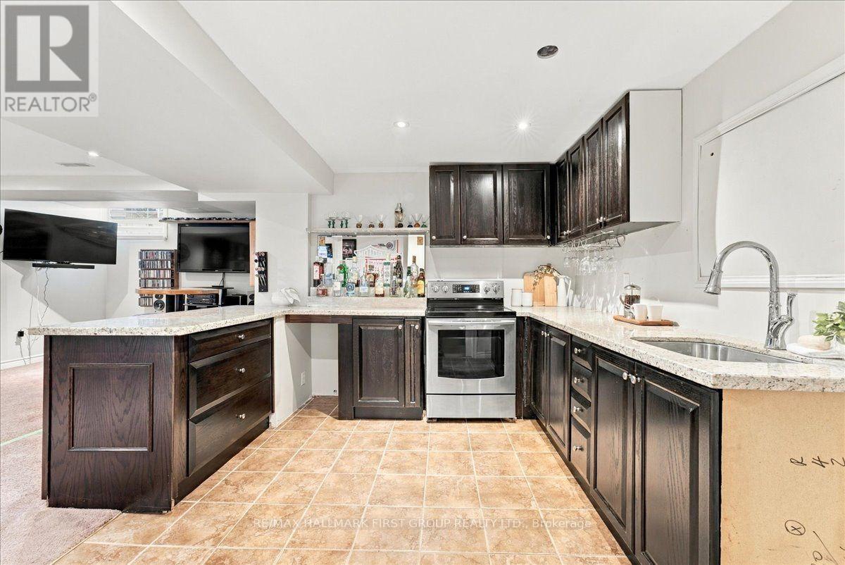 38 Gallimere Court, Whitby, ON photo 31