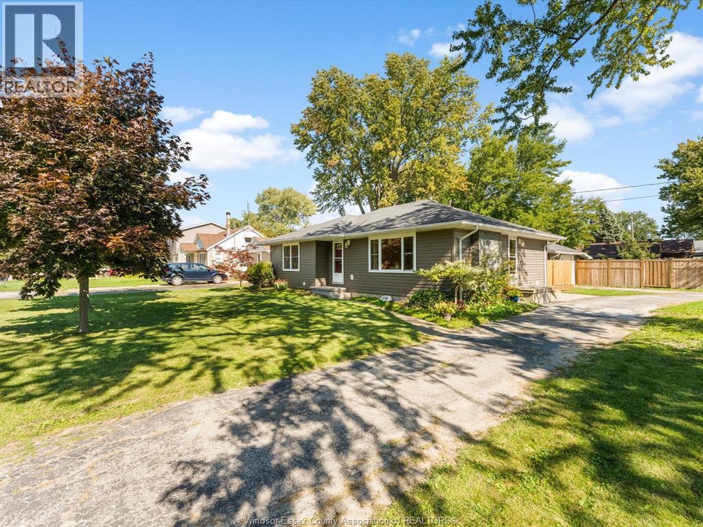 230 CARUHEL, Lakeshore — photo 3