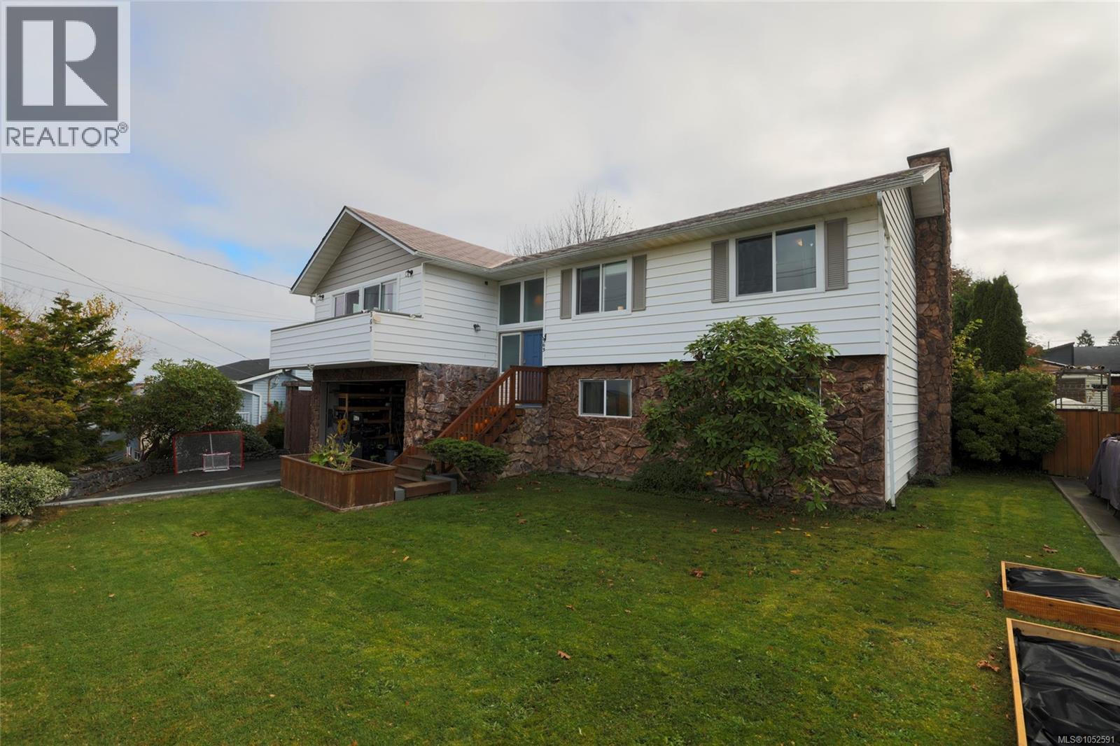 363 Englewood Dr - 2