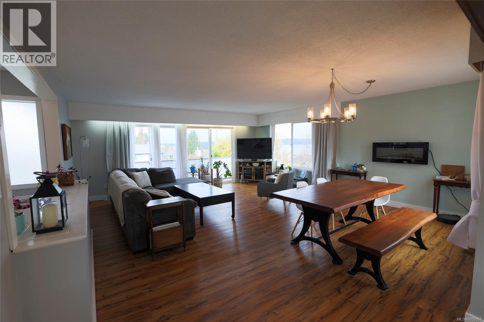 363 Englewood Dr - 7