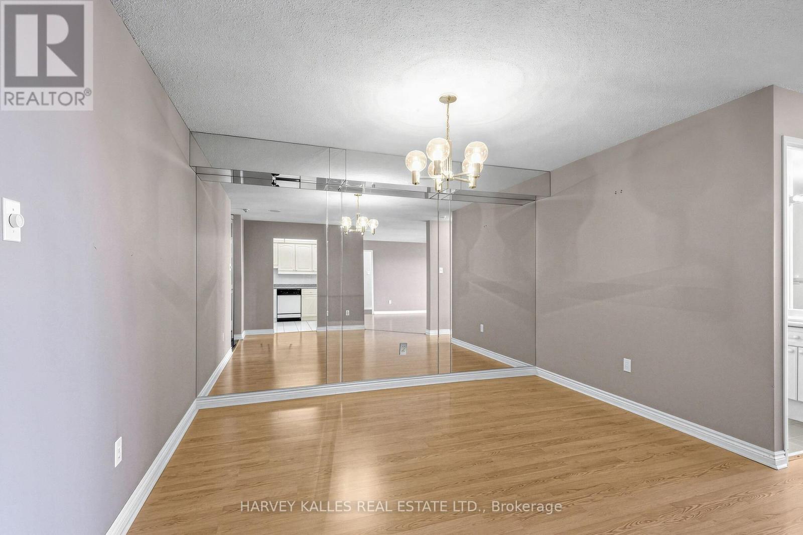 1206- 1 Clark Avenue West, Vaughan, ON photo 10