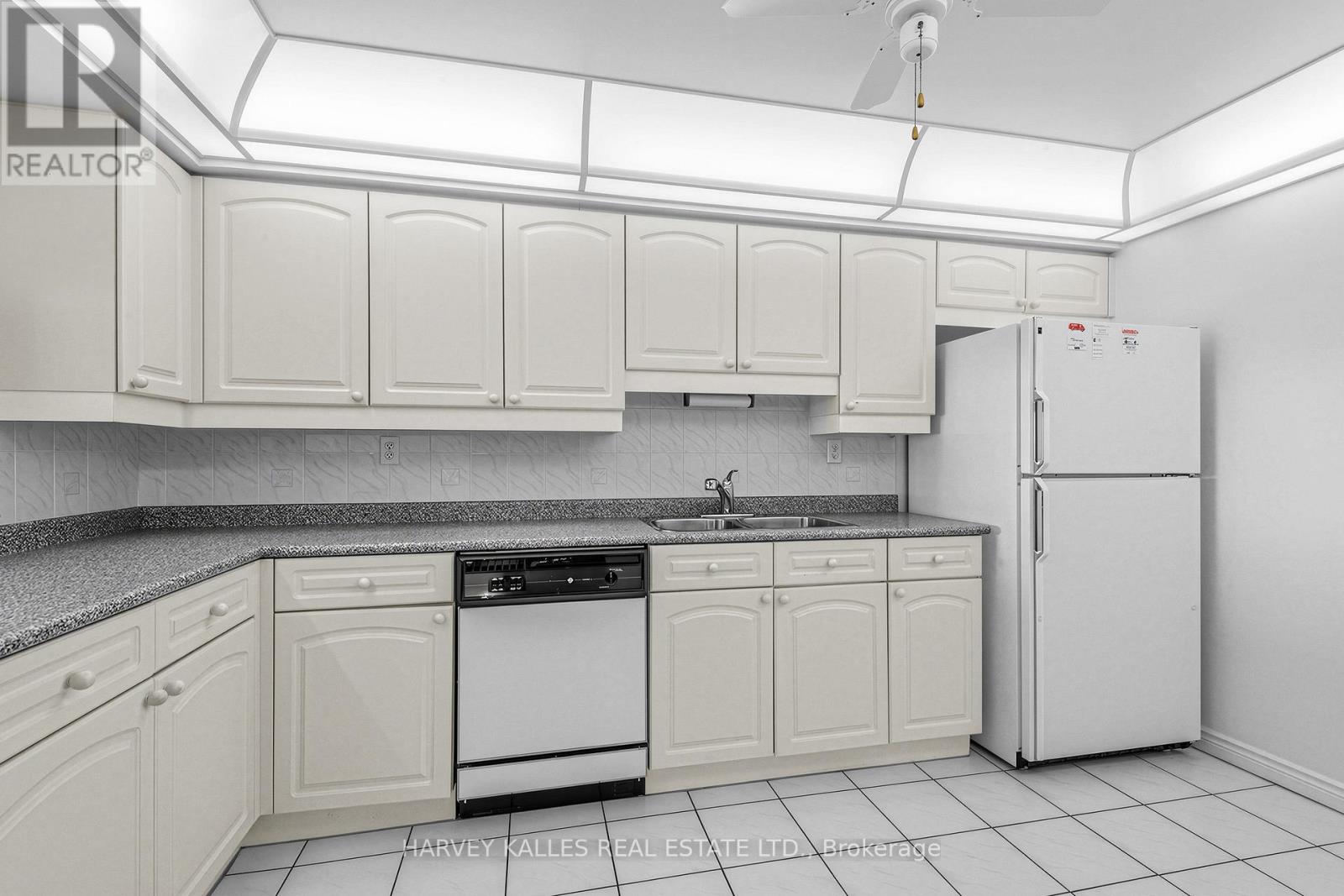 1206- 1 Clark Avenue West, Vaughan, ON photo 12