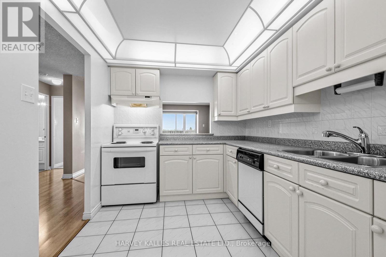 1206- 1 Clark Avenue West, Vaughan, ON photo 13