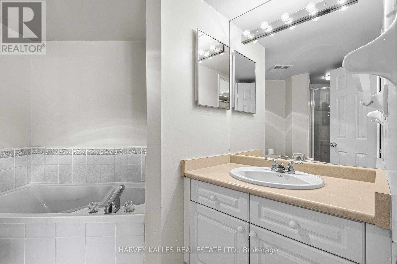 1206- 1 Clark Avenue West, Vaughan, ON photo 22