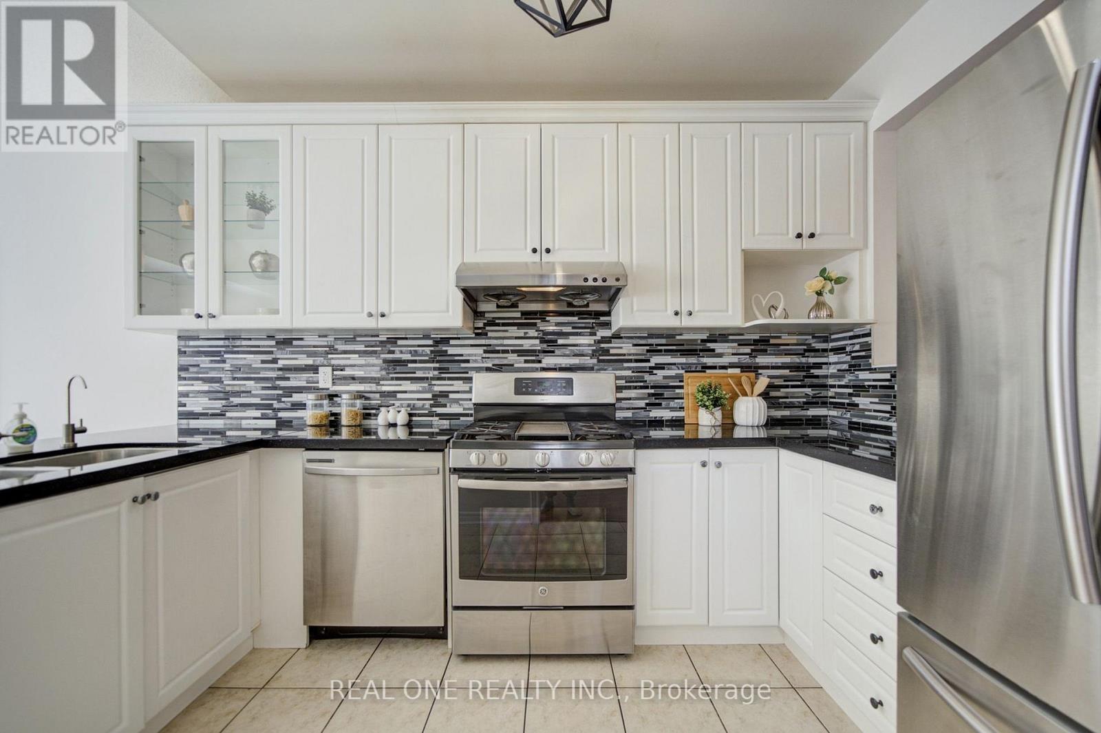 39 Balsamwood Road, Vaughan, ON photo 13
