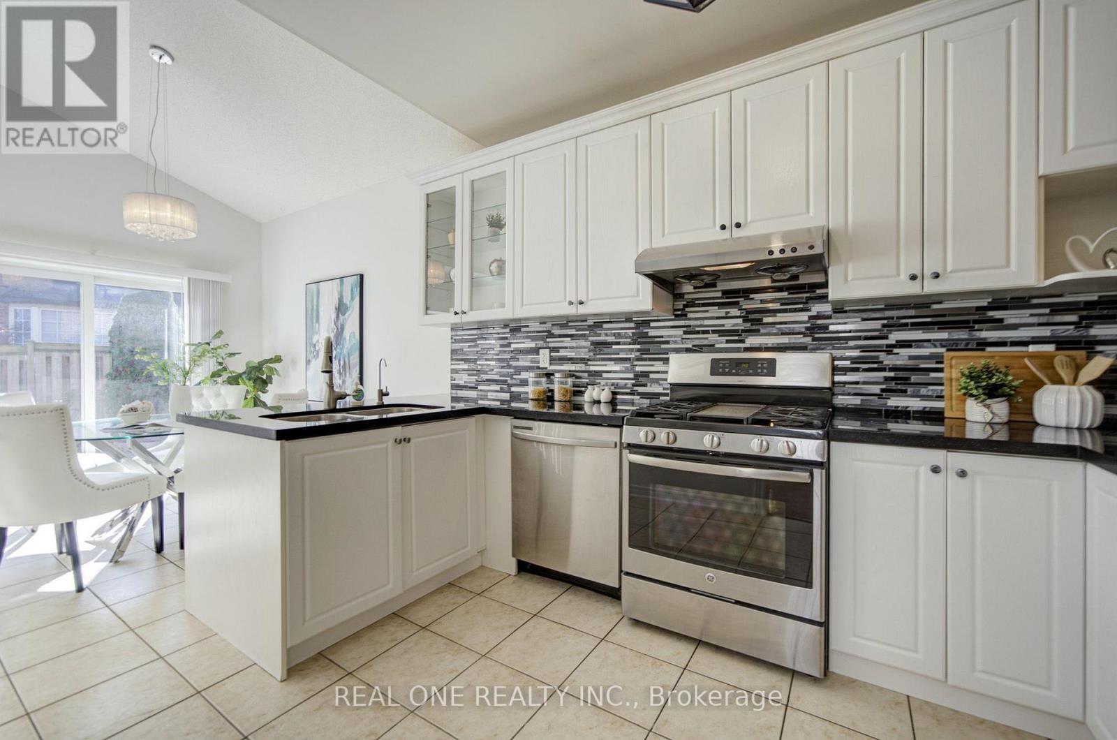 39 Balsamwood Road, Vaughan, ON photo 14