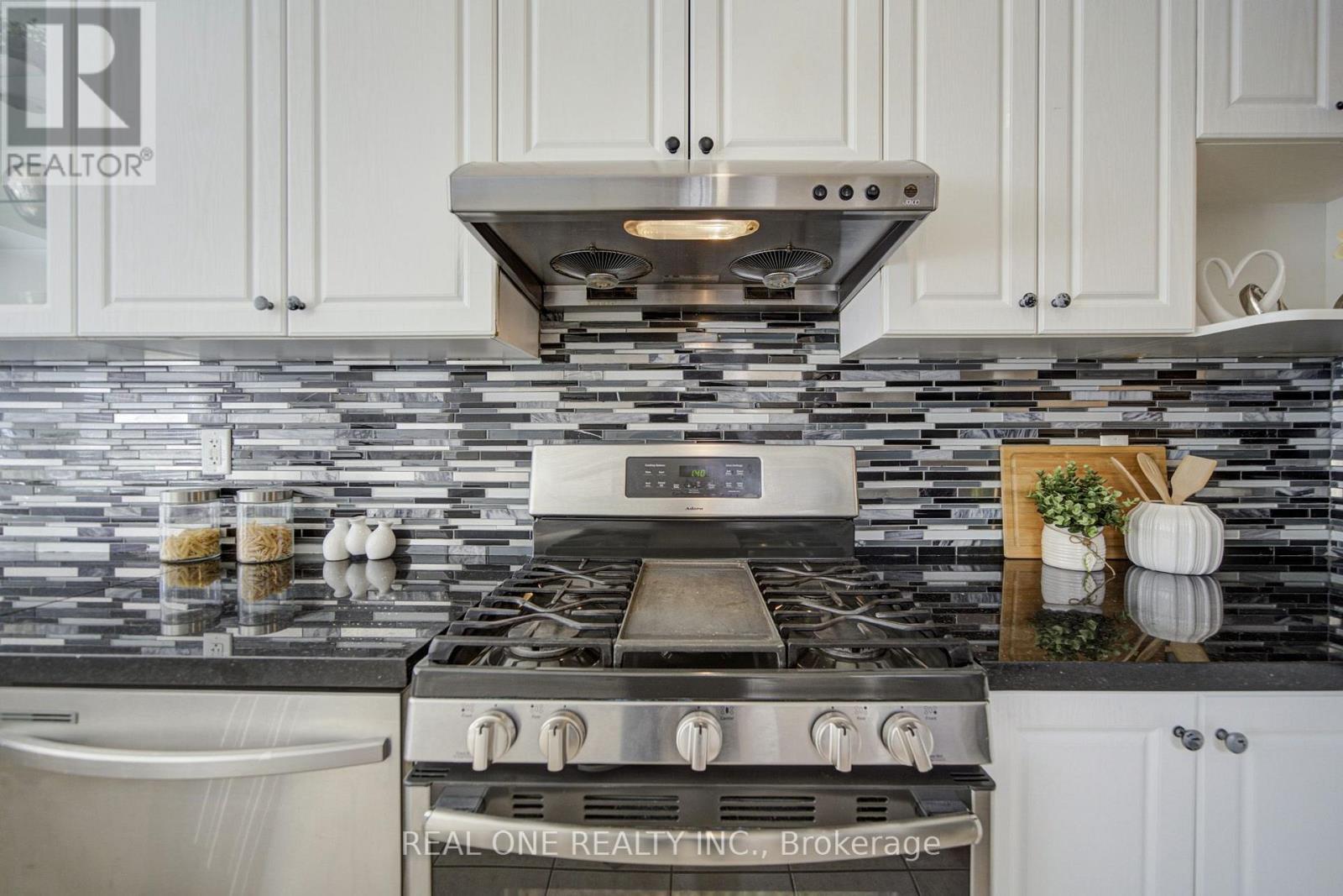 39 Balsamwood Road, Vaughan, ON photo 16