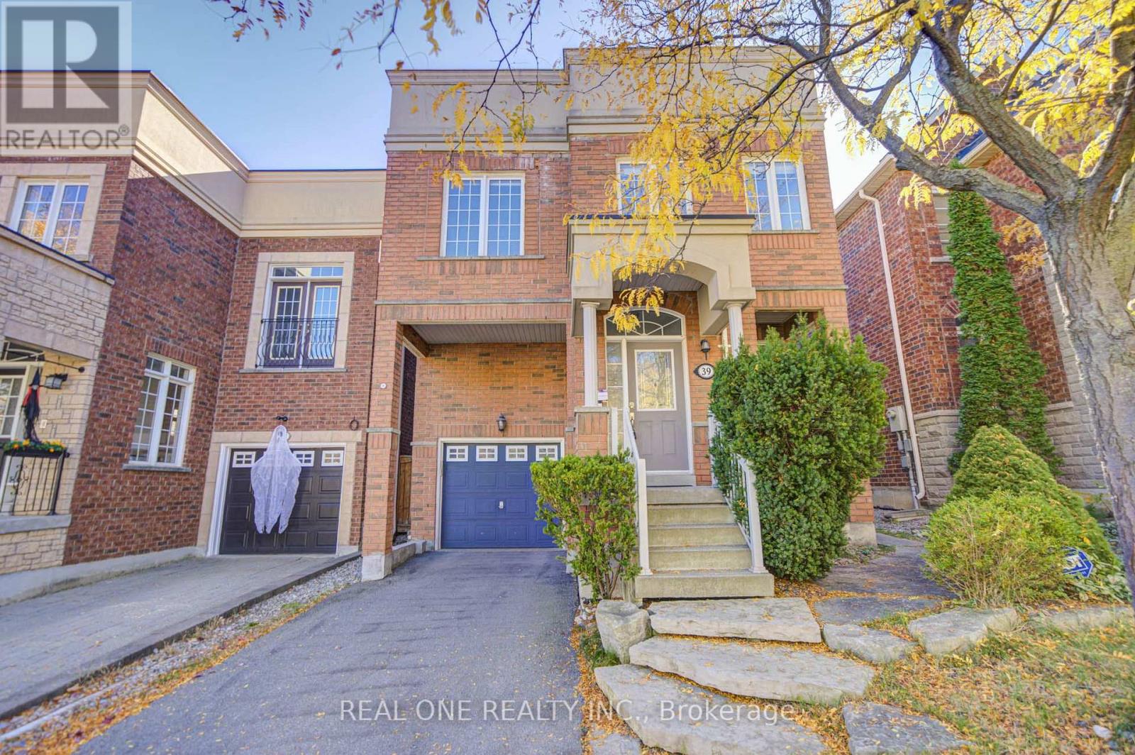 39 Balsamwood Road, Vaughan, ON photo 2