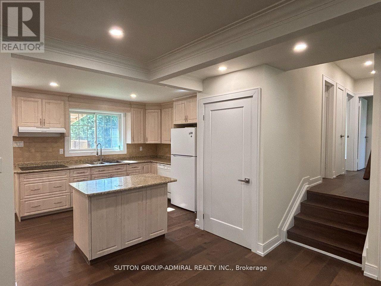 86 Hamilton Drive, Newmarket, ON photo 6