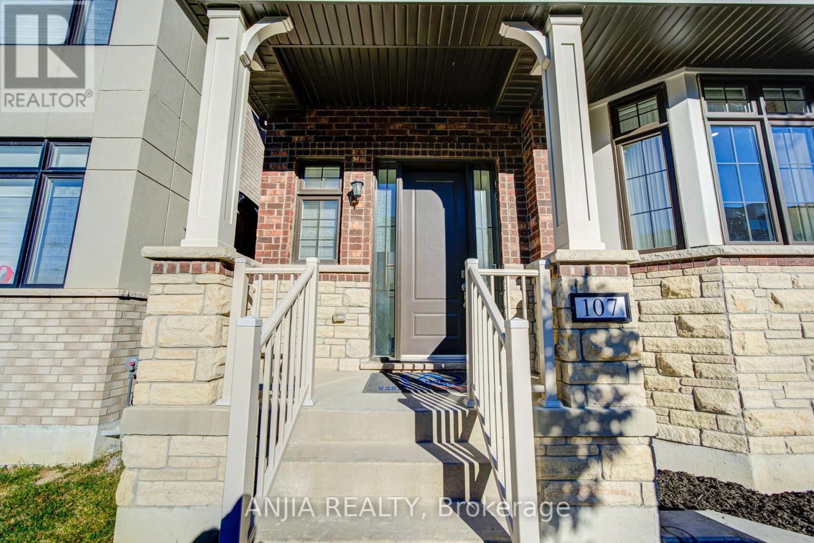 107 Guardhouse Crescent, Markham, ON photo 2