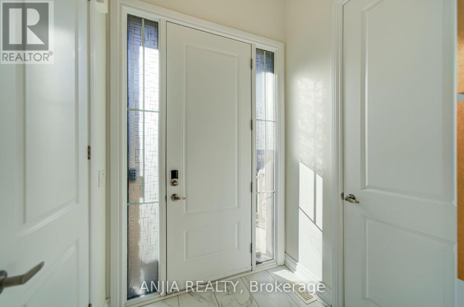 107 Guardhouse Crescent, Markham, ON photo 3