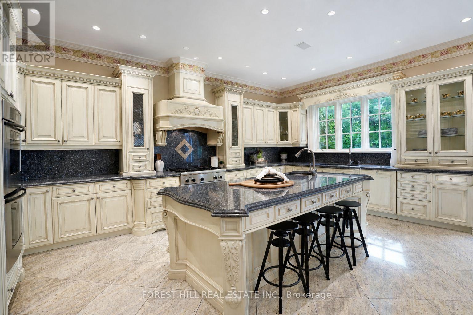 160 Renaissance Court, Vaughan, ON photo 10