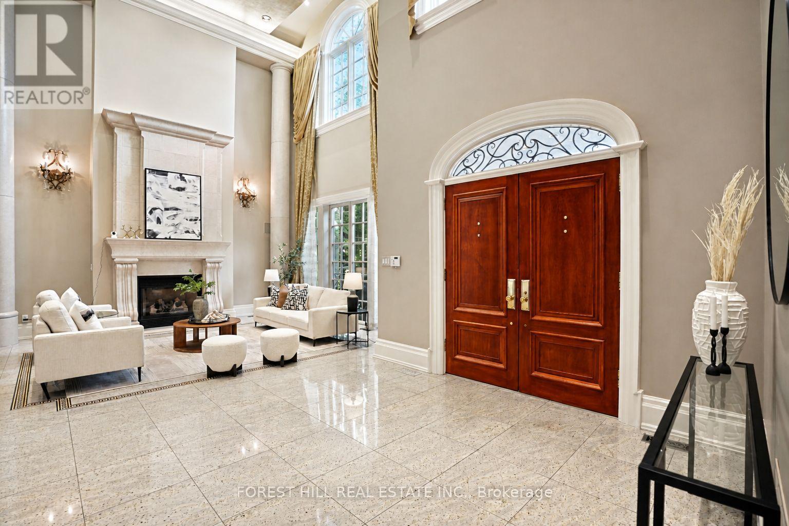 160 Renaissance Court, Vaughan, ON photo 4