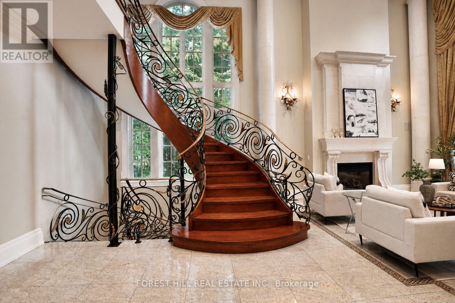 160 Renaissance Court, Vaughan, ON photo 6