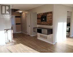 Bedroom 3 - 204 Pickett Crescent, Barrie, ON L4N8B1 Photo 6