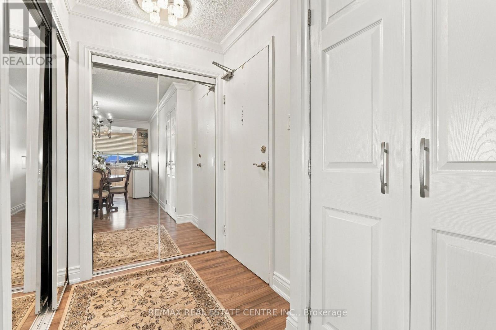 1110- 355 Rathburn Road East, Mississauga, ON photo 6