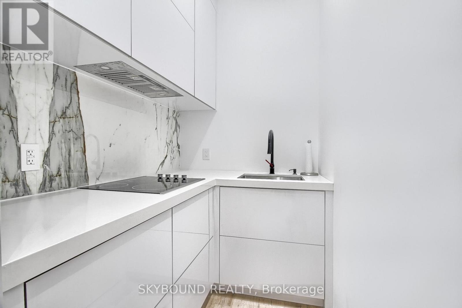 5 Hatton Court, Toronto, ON photo 14