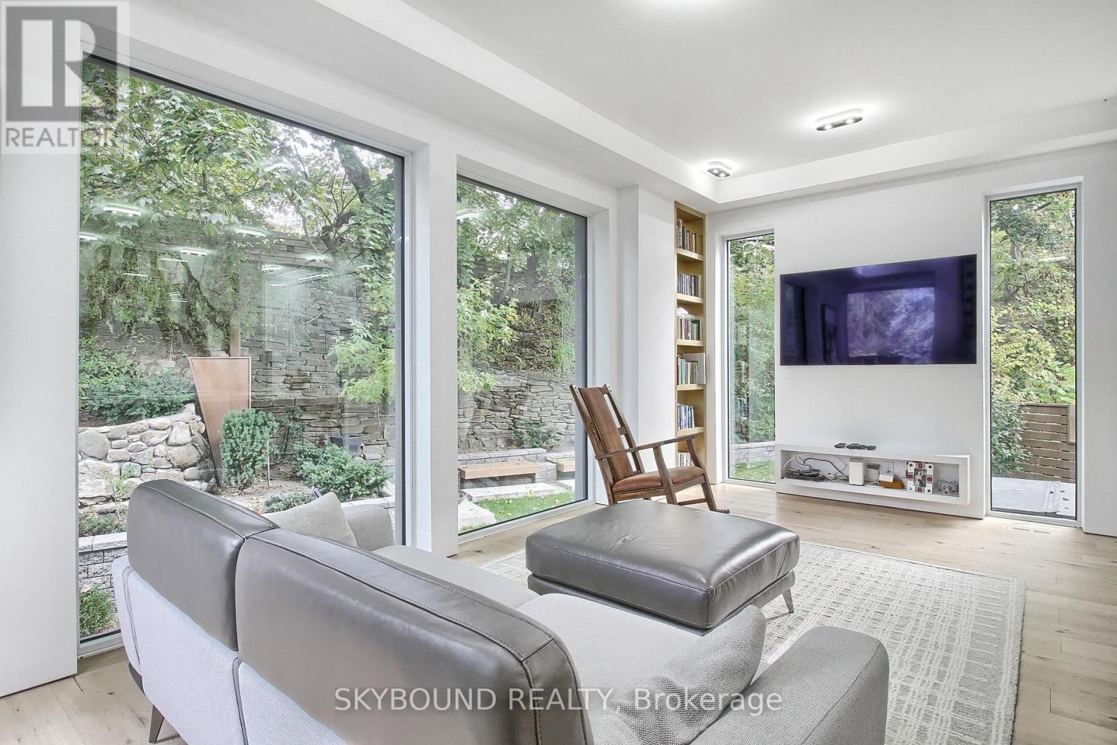 5 Hatton Court, Toronto, ON photo 15