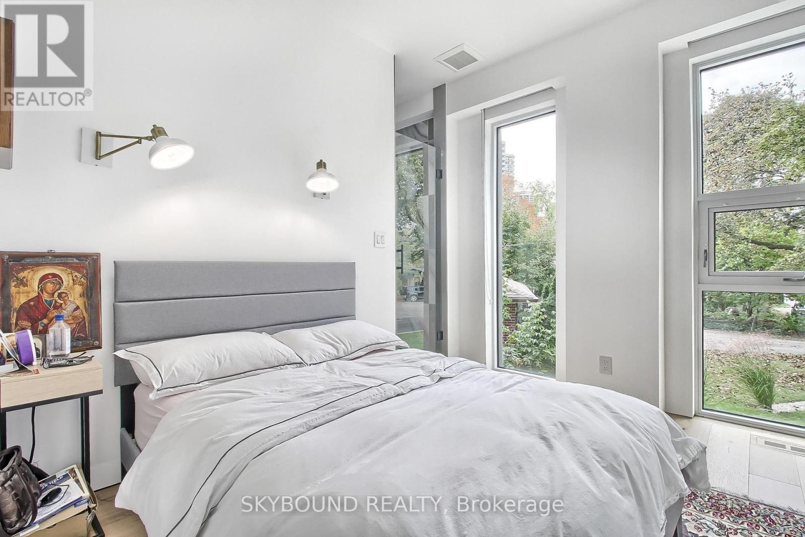 5 Hatton Court, Toronto, ON photo 17