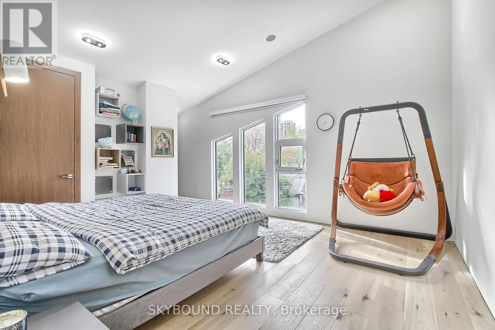 5 Hatton Court, Toronto, ON photo 32