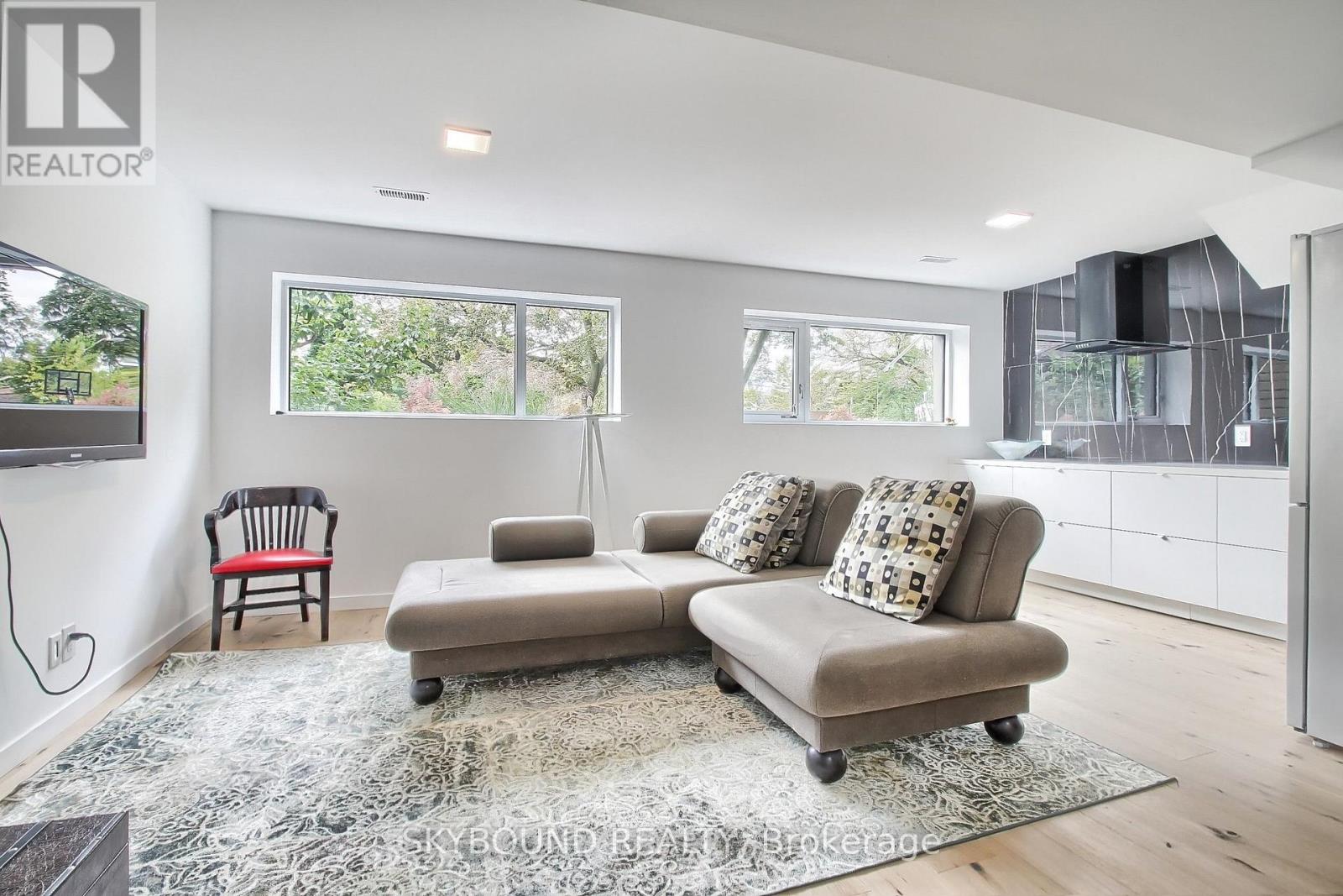 5 Hatton Court, Toronto, ON photo 41