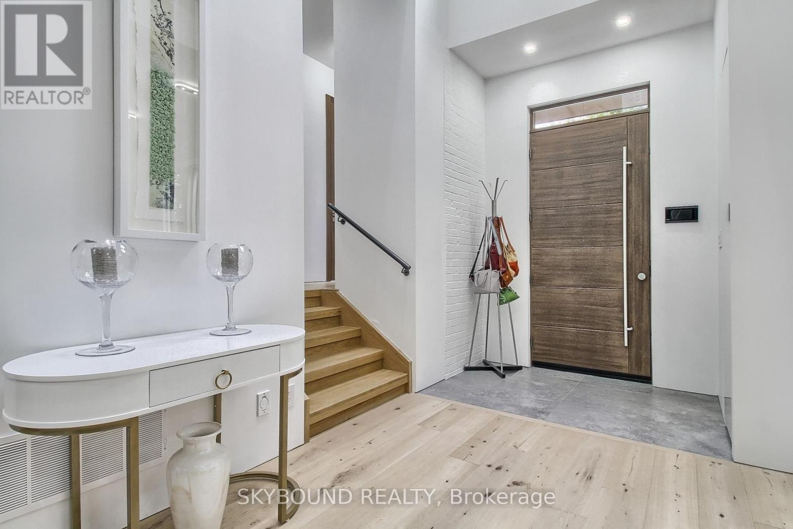 5 Hatton Court, Toronto, ON photo 5
