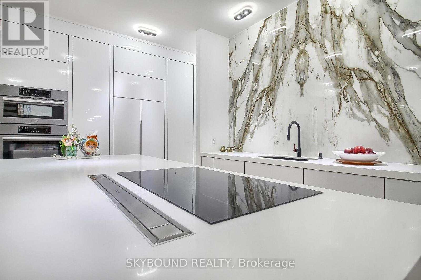 5 Hatton Court, Toronto, ON photo 7