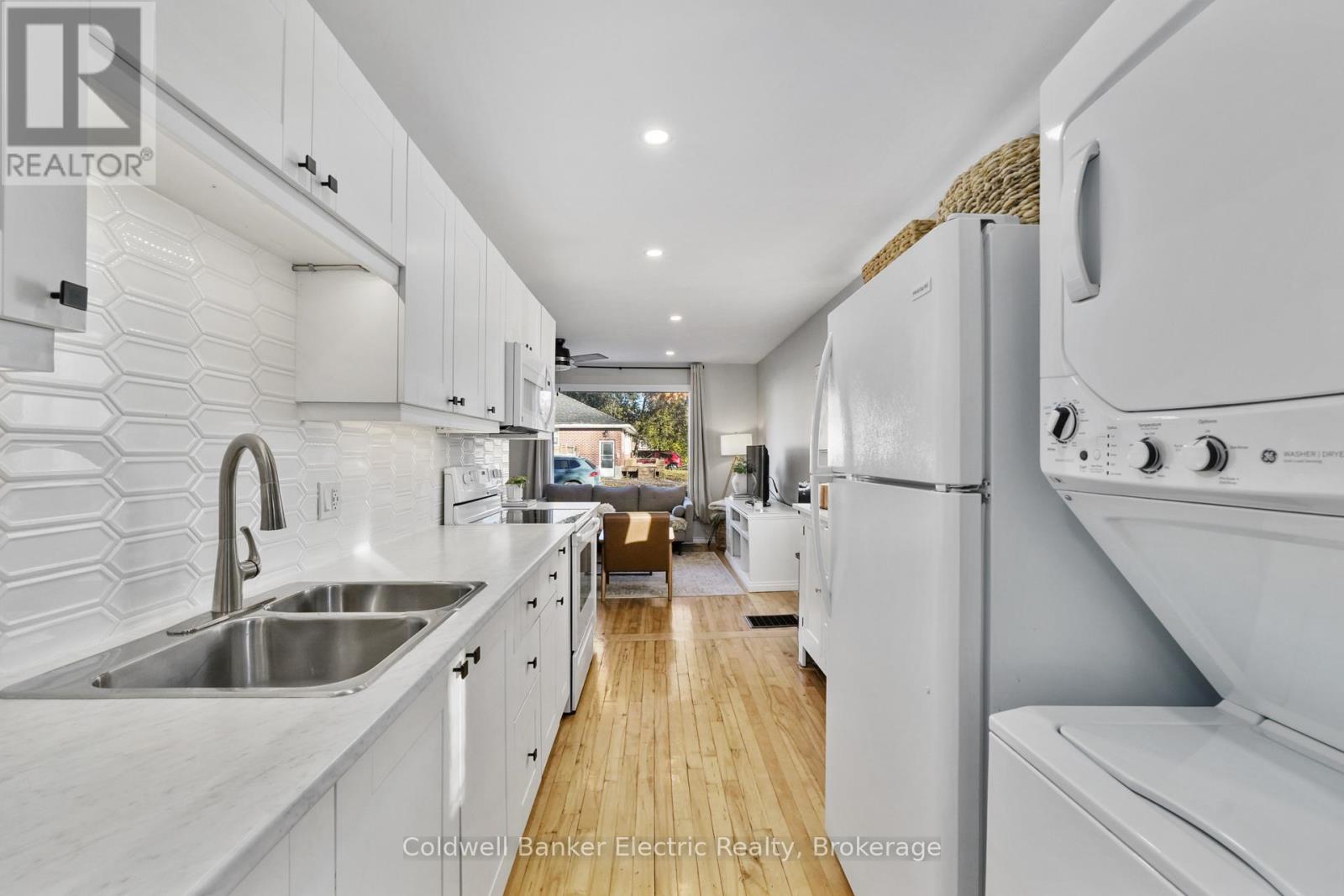 231 Woodbine Avenue, Peterborough, ON photo 11