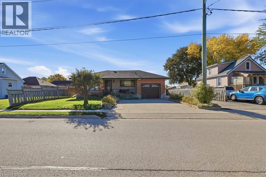 207 ELLIOTT Street — photo 3