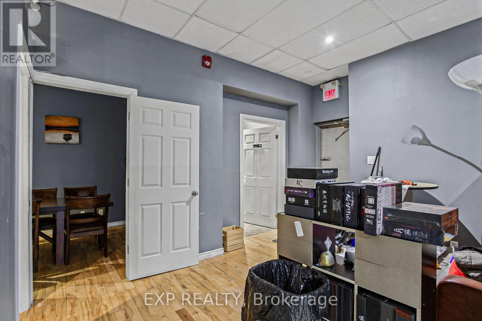 71 Main Street East, Hamilton, ON photo 8