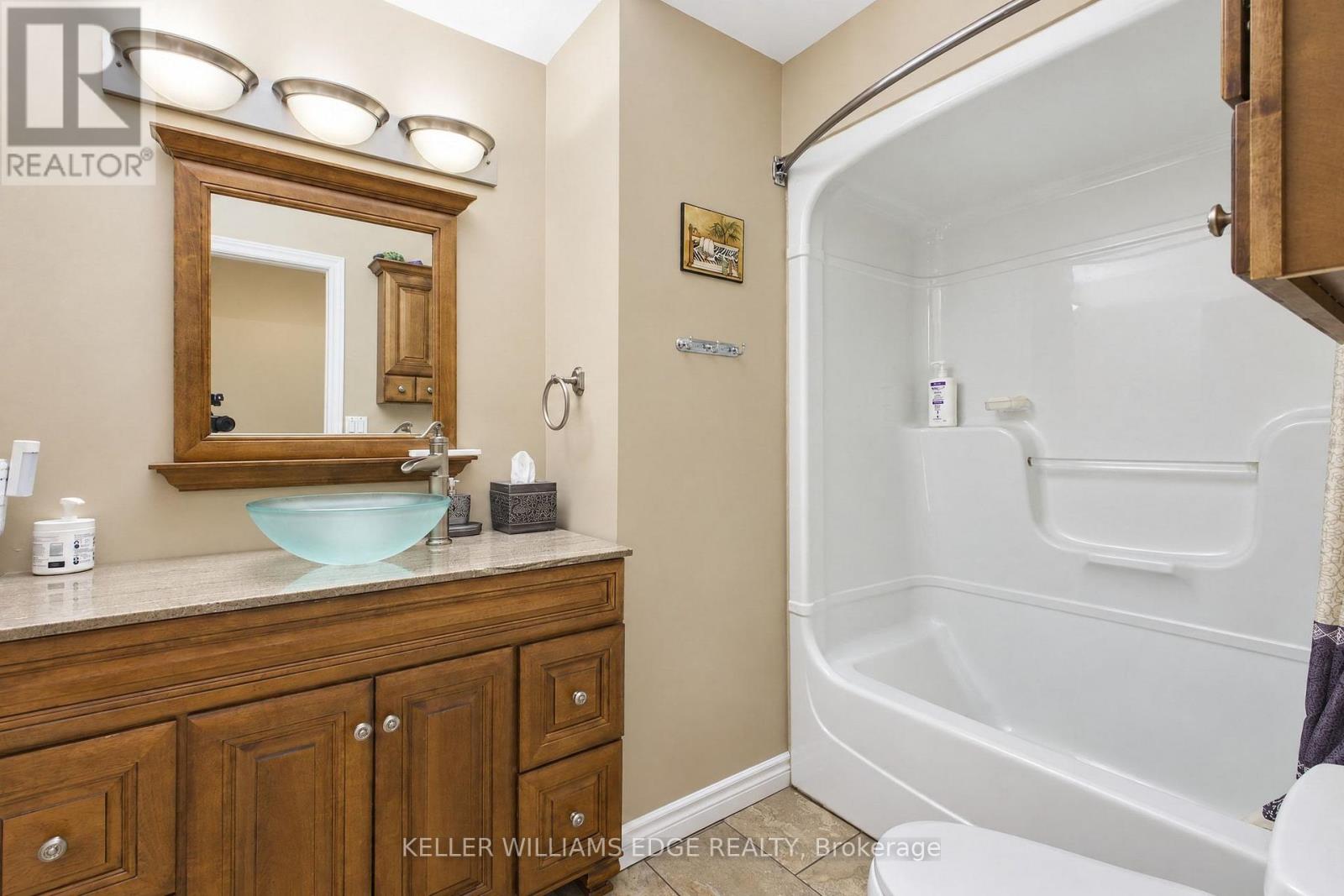93 Wellandvale Drive, Welland, ON photo 17