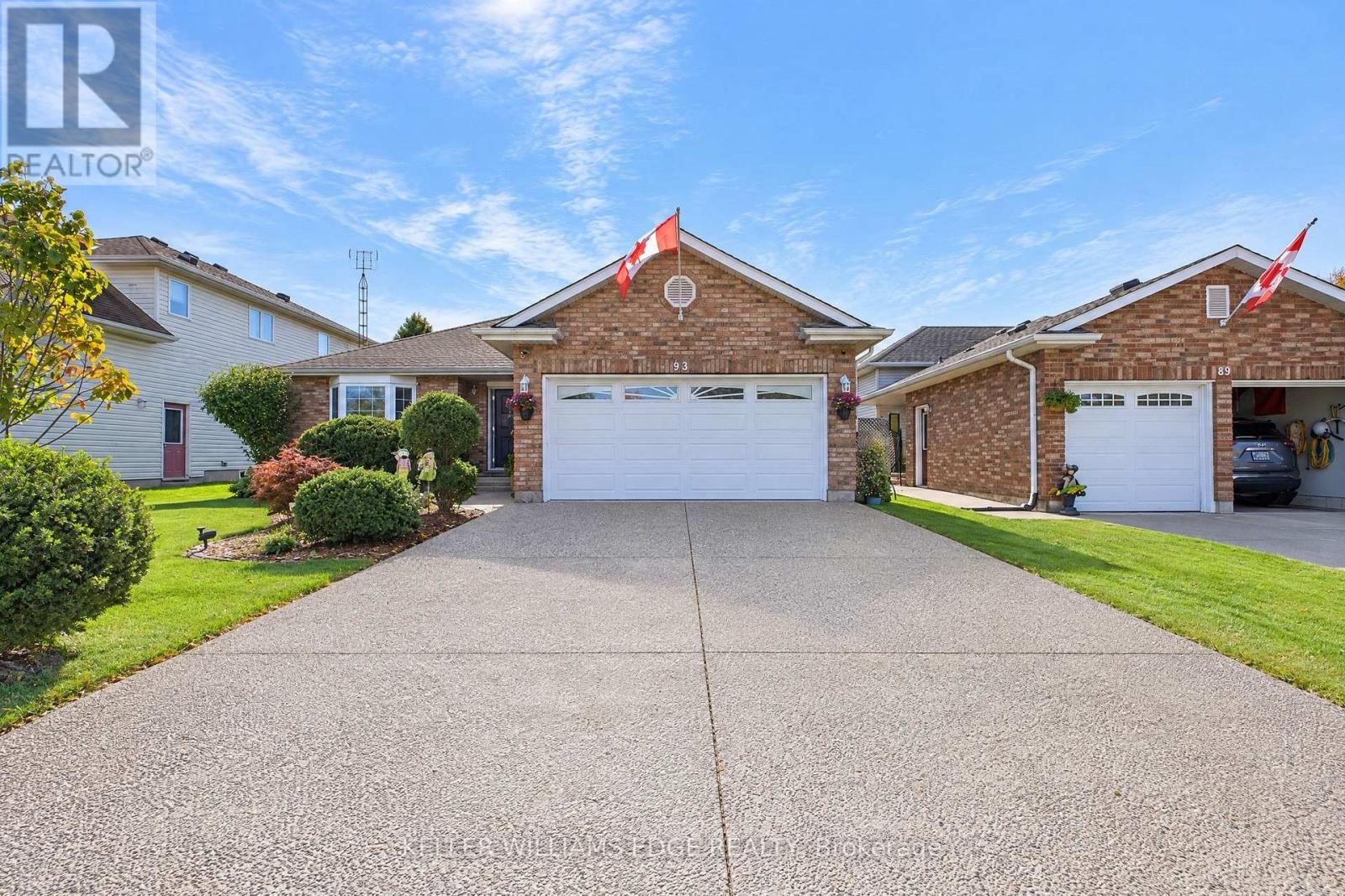 93 Wellandvale Drive, Welland, ON photo 2