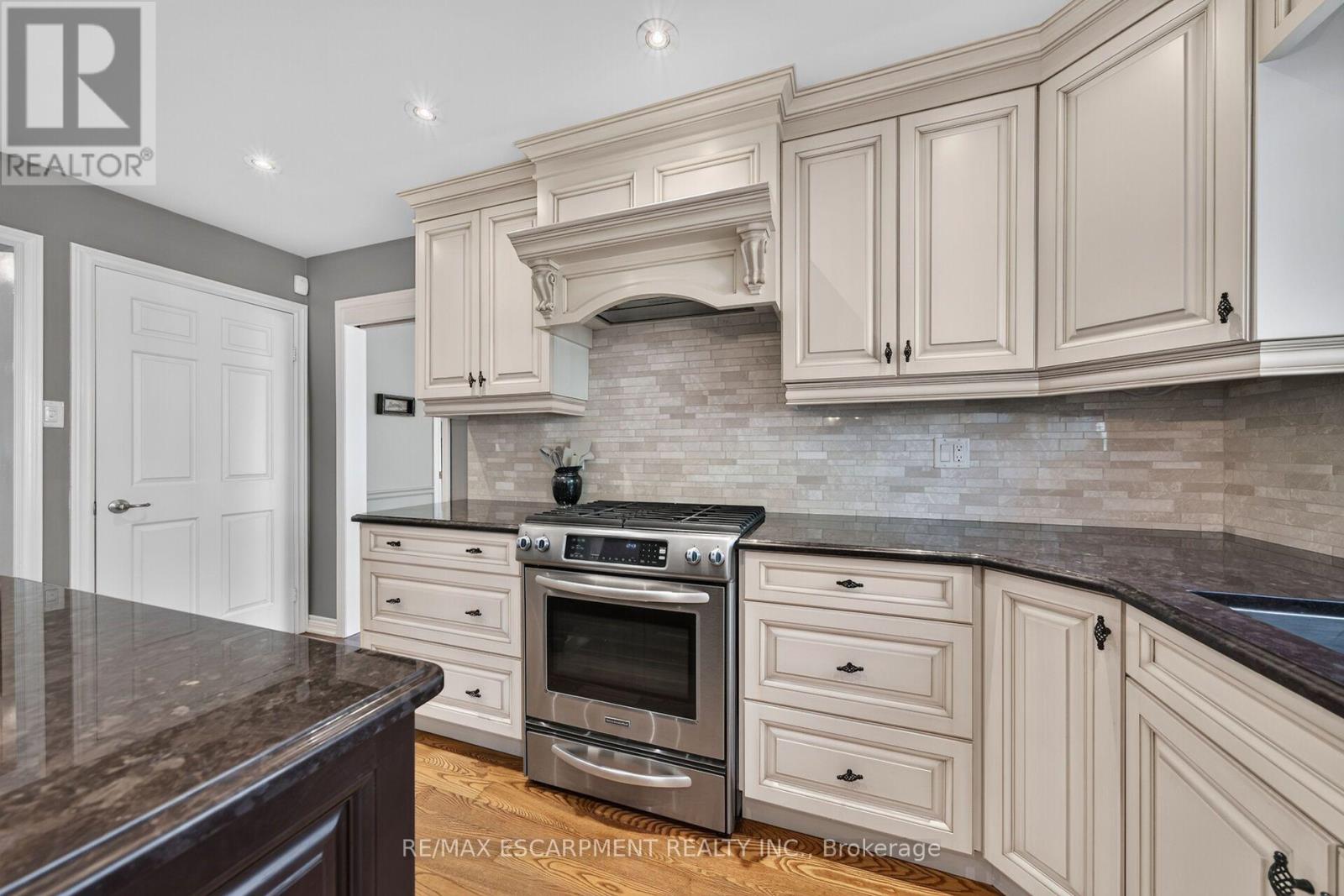 14 Cottonwood Court, Hamilton, ON photo 17