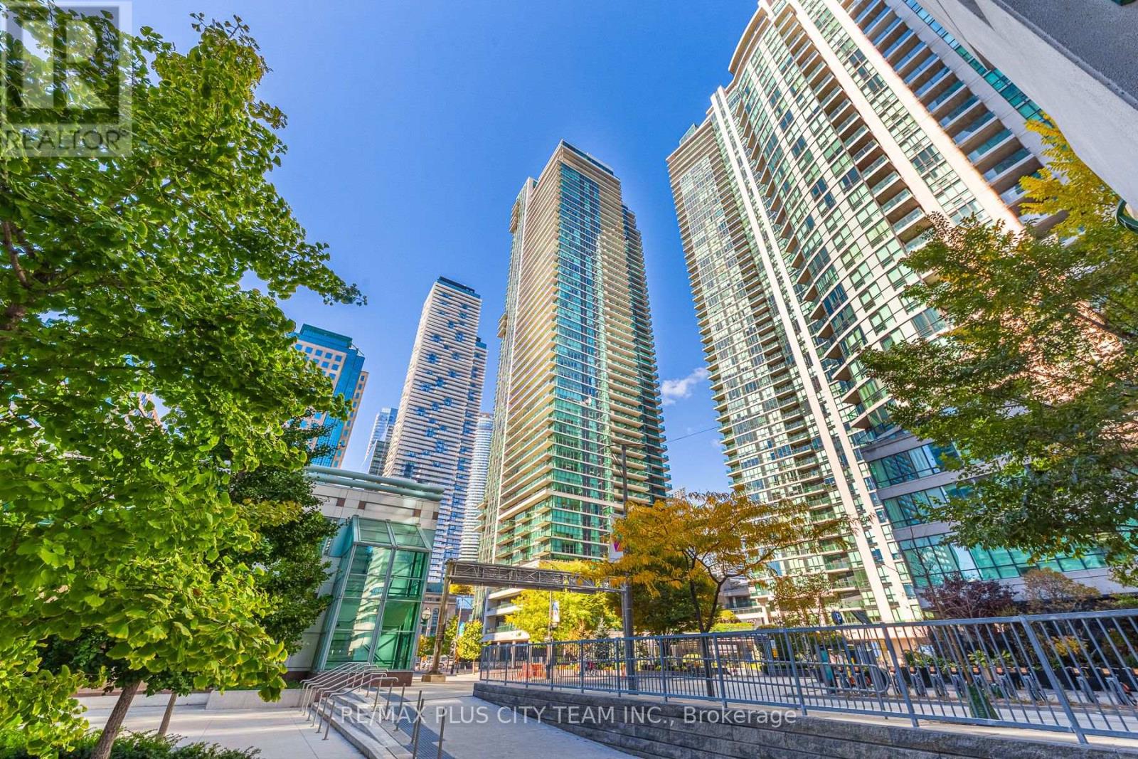 Photo of 33 Bay Street