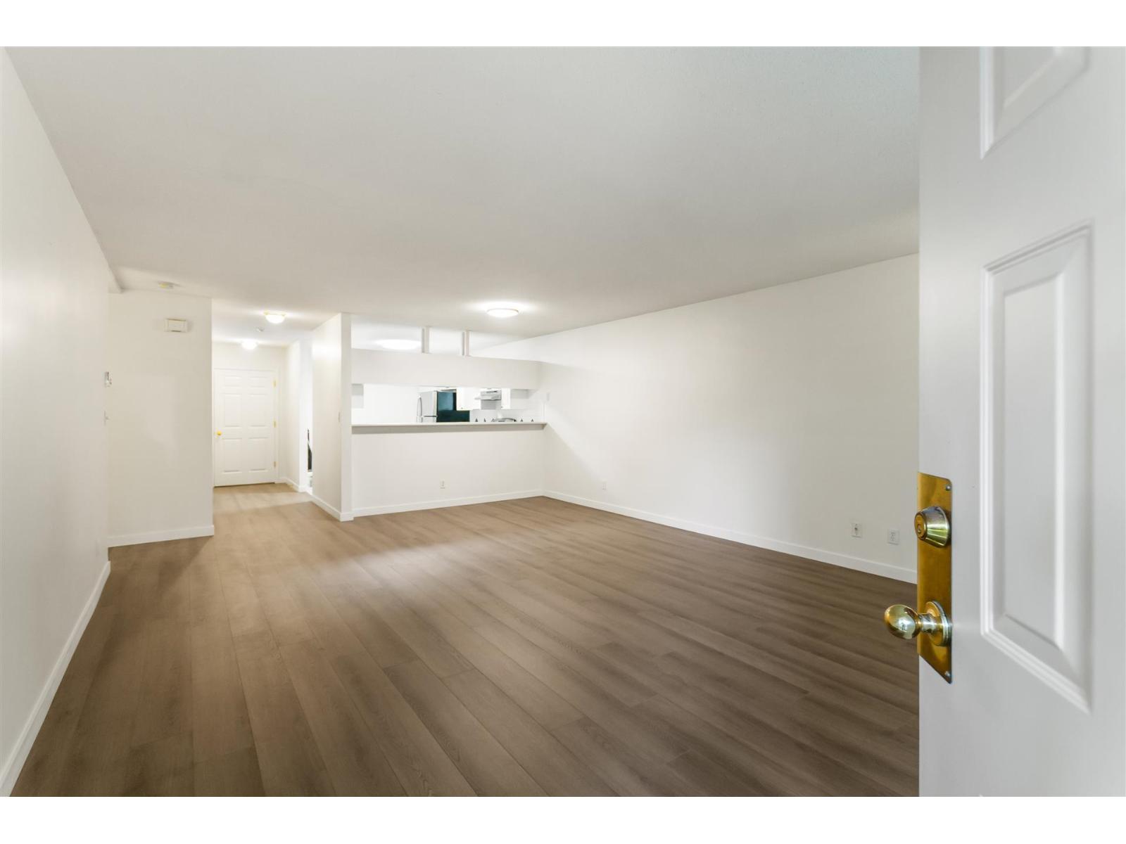 Photo of 8 13660 84 AVENUE 5