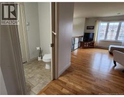 897 Bernard Street, photo 22