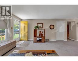 5 Royal Crescent, Chatham Kent, ON N0P1Z0 Photo 17