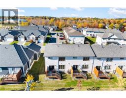 2 Huntingdon Circle, photo 4