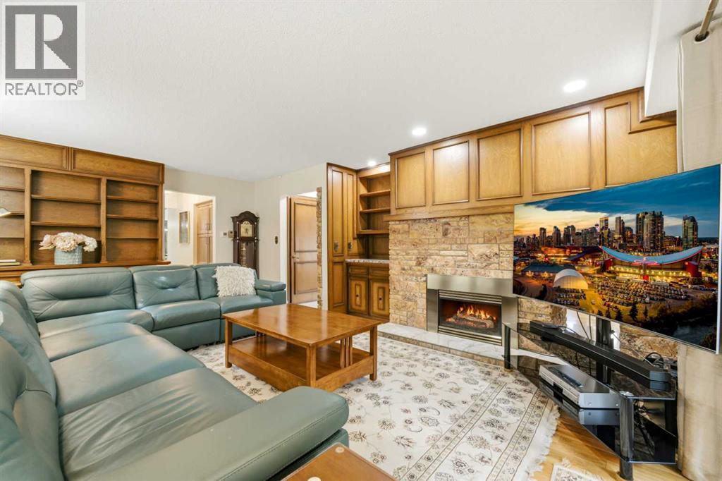 340 Pump Hill Gardens SW, Calgary — photo 9
