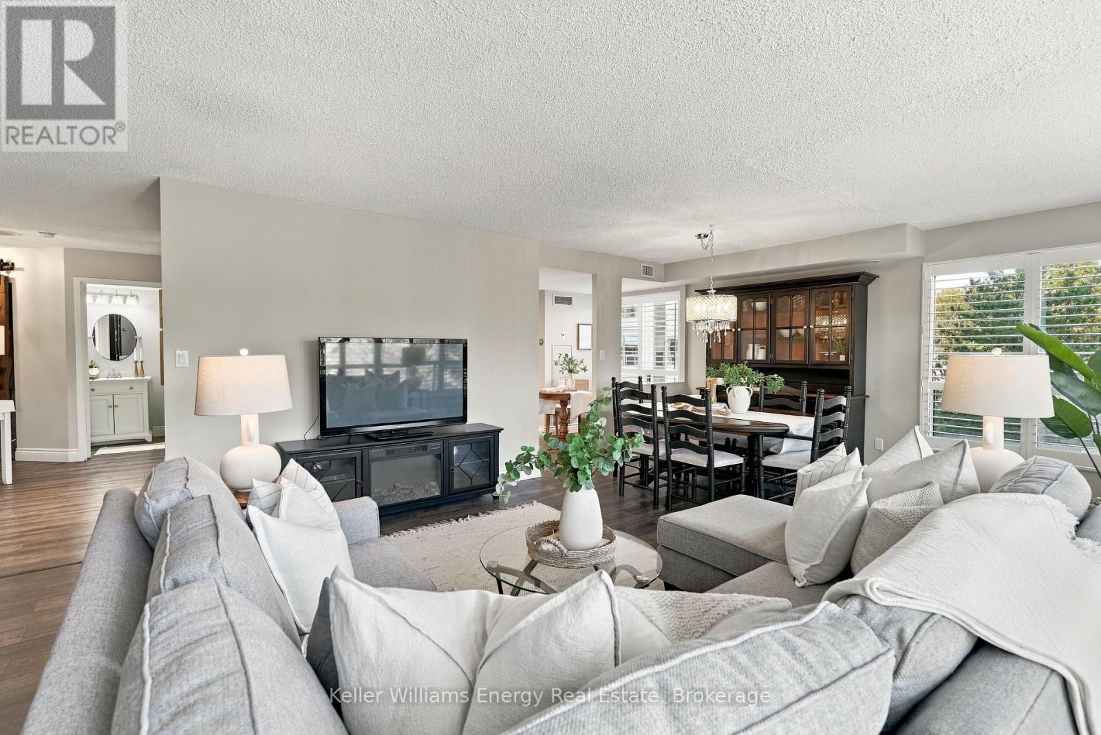 302- 712 Rossland Road East, Whitby, ON photo 19